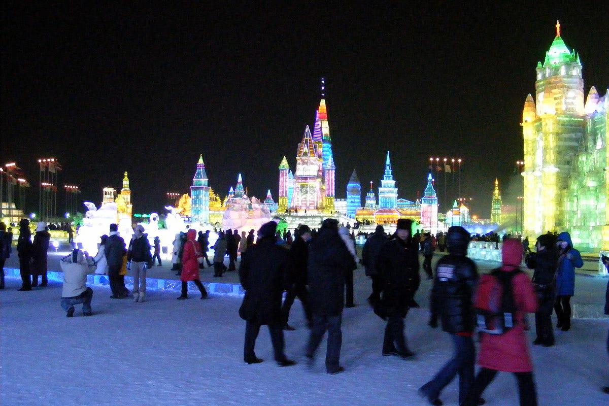 Dunia Ais dan Salji Harbin mengamalkan tempahan masuk dengan verifikasi identitas, disyorkan beli tiket dalam talian lebih awal - Harbin Ice and Snow World, China