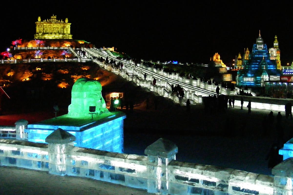 Tips memesan taksi saat bubaran: keluar di luar jam sibuk lebih tenang - Harbin Ice and Snow World, Tiongkok